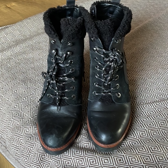 Naturalizer Booties - Picture 2 of 8